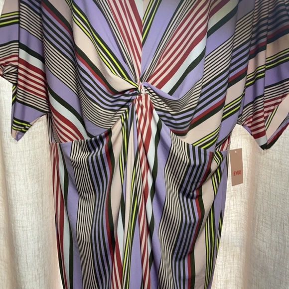 EVRI Maxi Dress - Picture 4 of 9